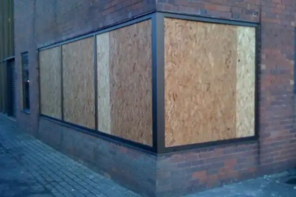 Notverglasung für Eckfenster und Spezialverglasungen – Fachservice Neuss